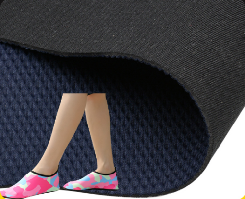 Fine Grain Embossed Dive Fabric, Roller-Embossed Composite Lycra Fabric, OEM Bag & Footwear Protective Mat